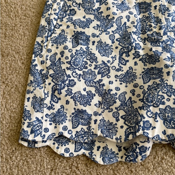 J. McLaughlin Petal Scalloped Shorts Blue White Bandana Paisley Print 6 (31) - Picture 3 of 12